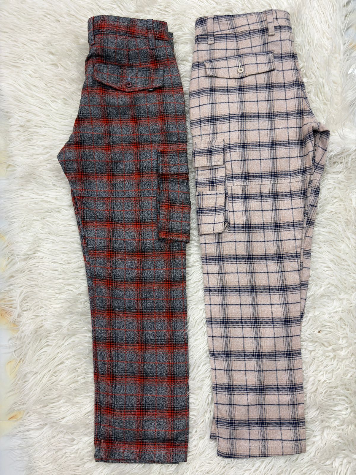 ১০০% অরজিনাল (BOSS BRAND) চেক কার্গো প্যান্টের  অফার