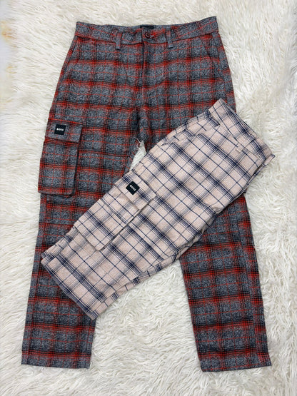 ১০০% অরজিনাল (BOSS BRAND) চেক কার্গো প্যান্টের  অফার