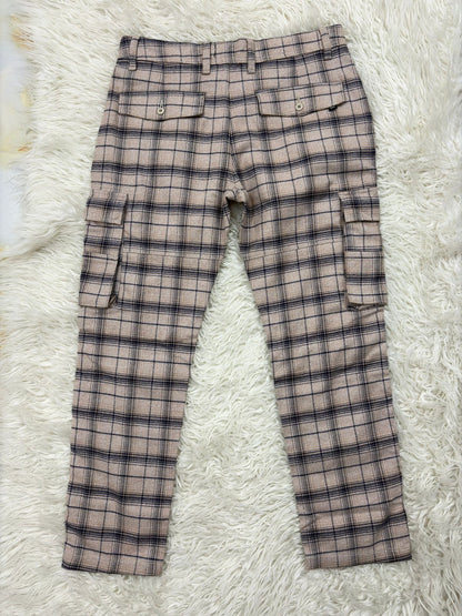 ১০০% অরজিনাল (BOSS BRAND) চেক কার্গো প্যান্টের  অফার