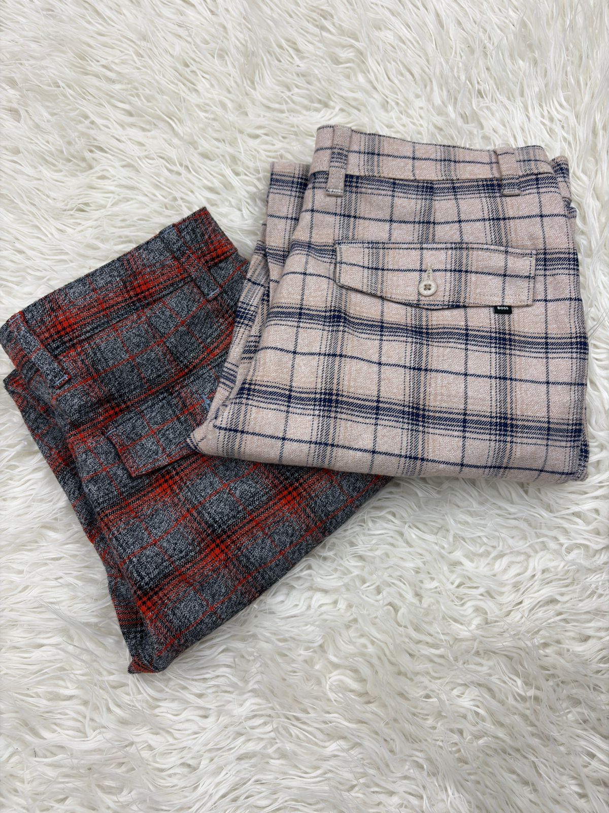 ১০০% অরজিনাল (BOSS BRAND) চেক কার্গো প্যান্টের  অফার